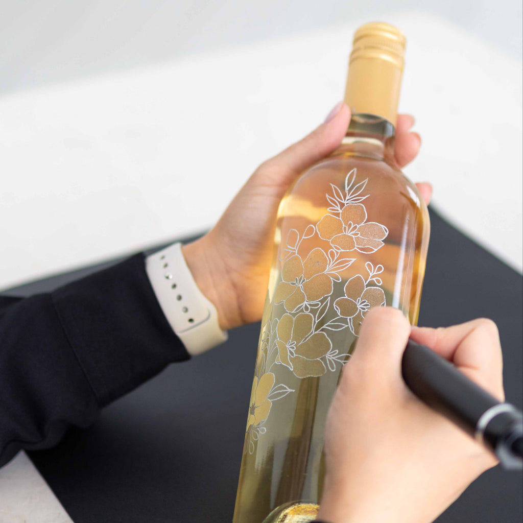Jessie Wang - Toronto calligraphy and hand engraving artist offering luxury live event personalization, custom painting, and corporate gifting experiences