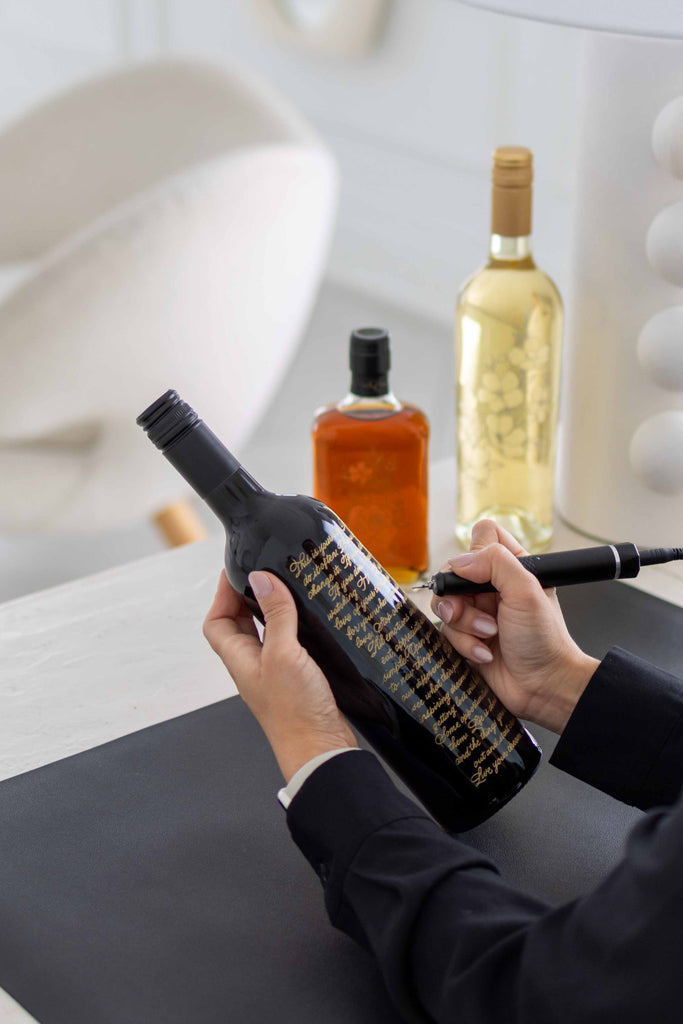 Jessie Wang - Toronto calligraphy and hand engraving artist offering luxury live event personalization, custom painting, and corporate gifting experiences